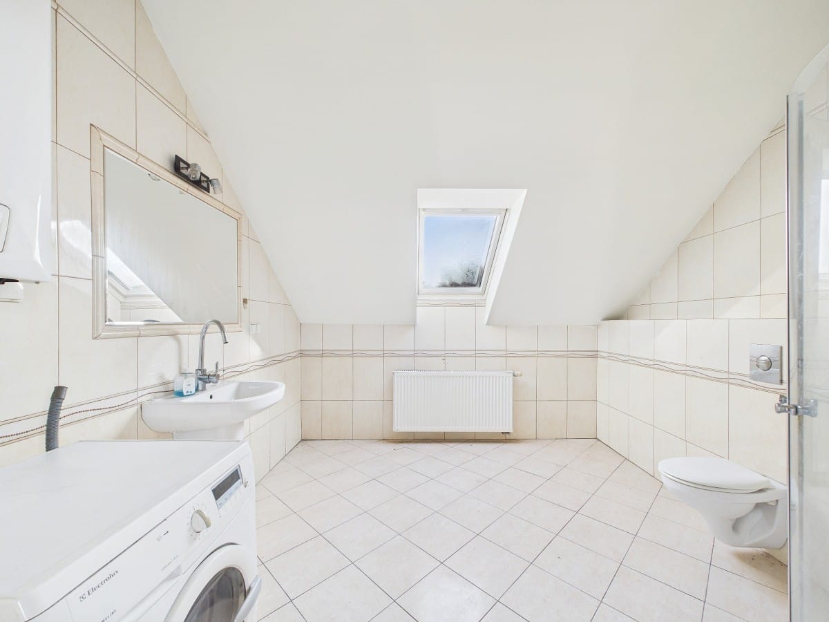 Dom 7 pokojowe na Sprzedaż