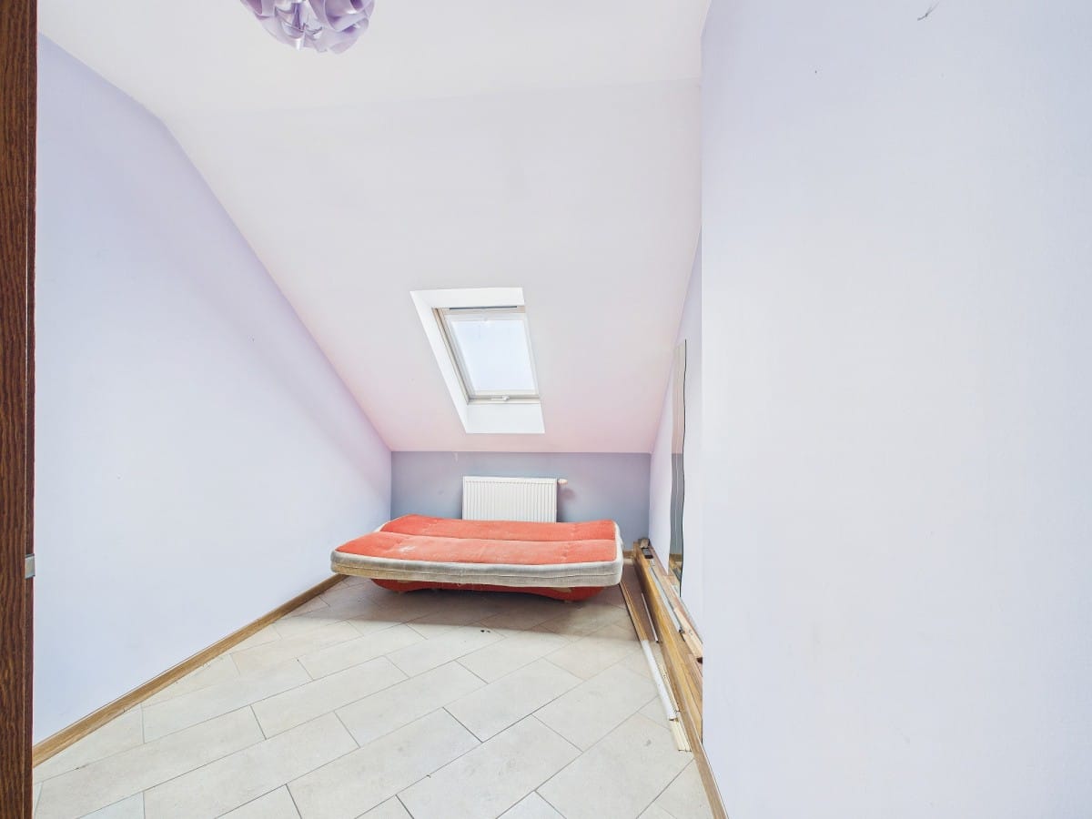 Dom 7 pokojowe na Sprzedaż