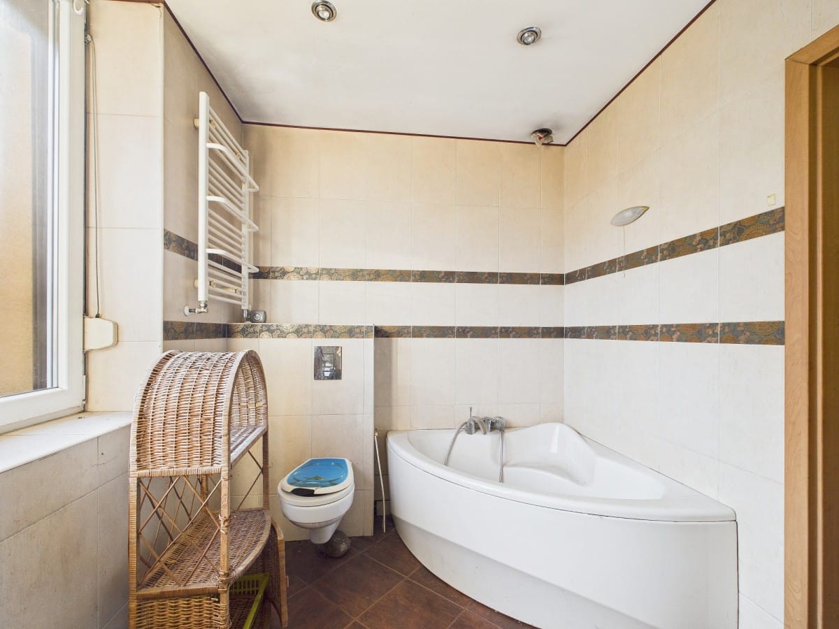 Dom 7 pokojowe na Sprzedaż