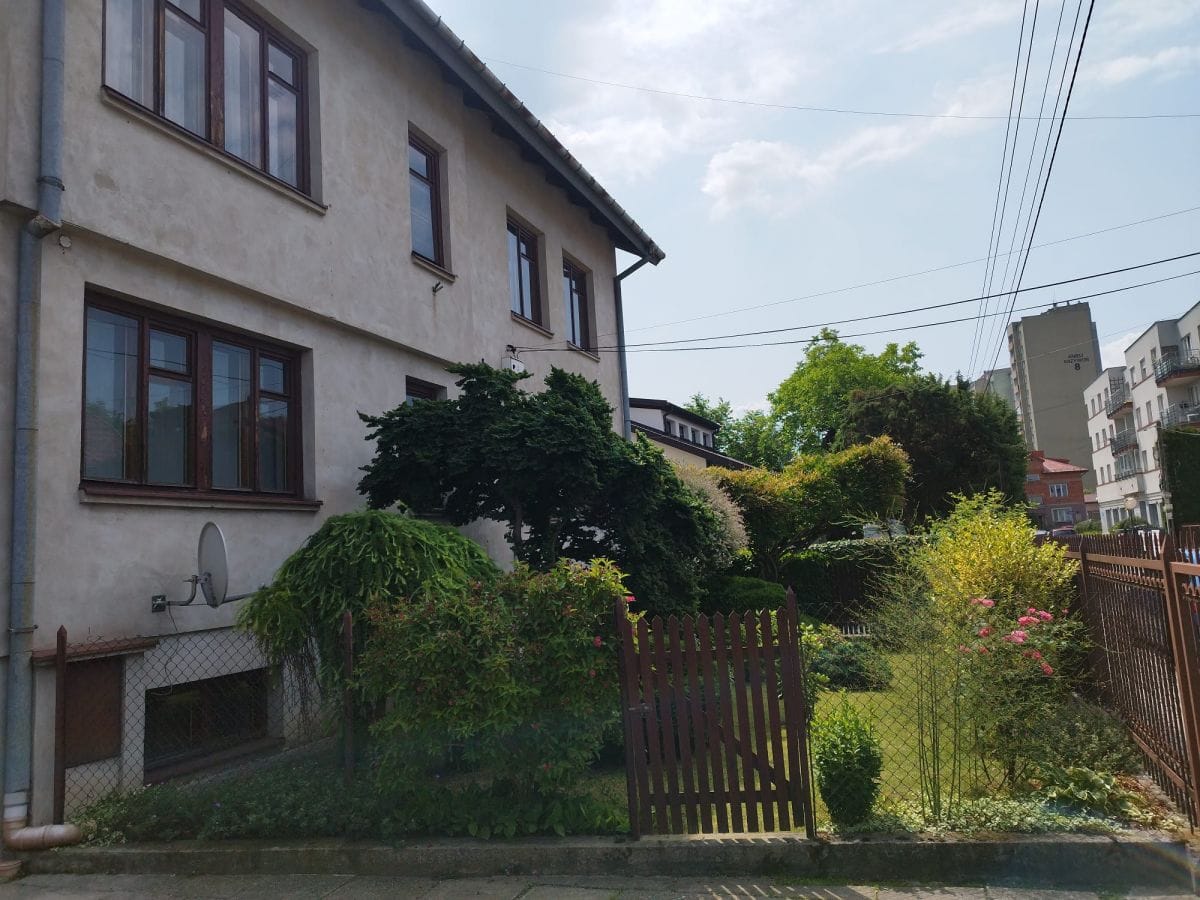 Dom 17 pokojowe na Sprzedaż