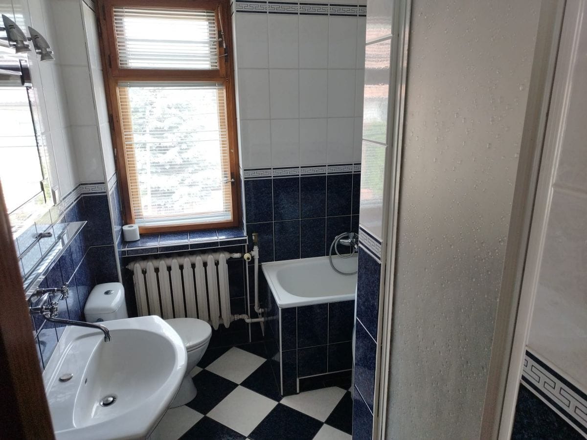 Dom 17 pokojowe na Sprzedaż