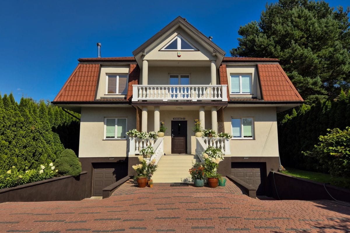 Dom 7 pokojowe na Sprzedaż