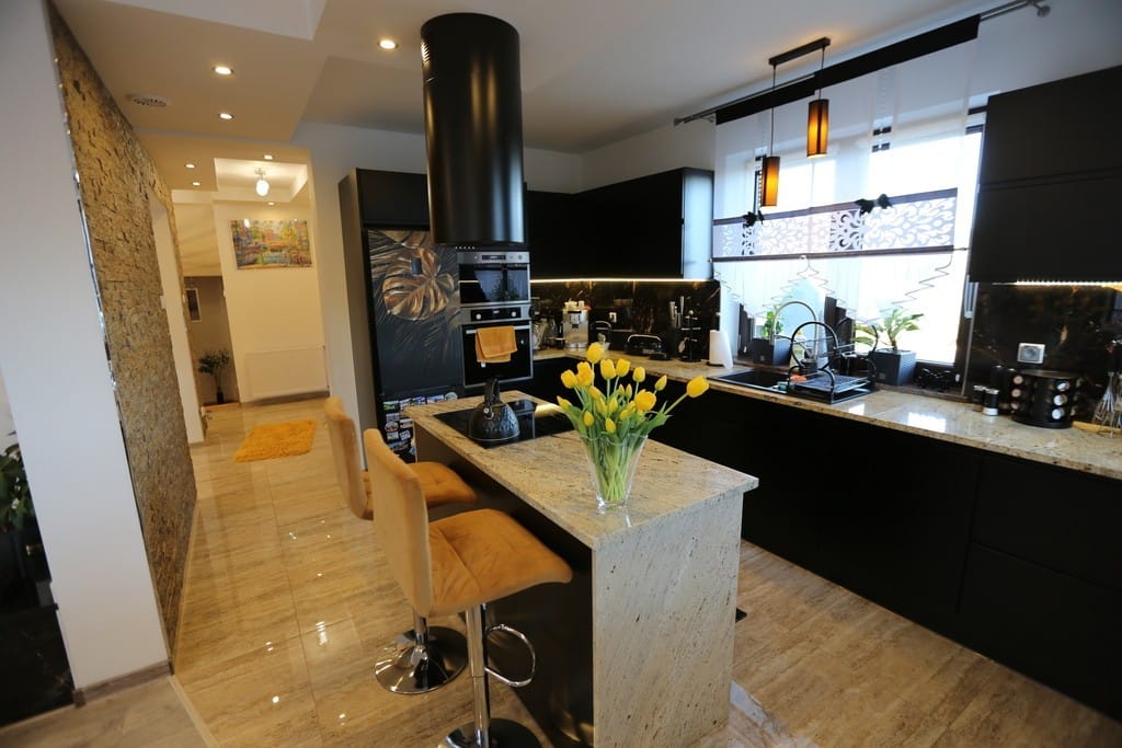 Dom 5 pokojowe na Sprzedaż