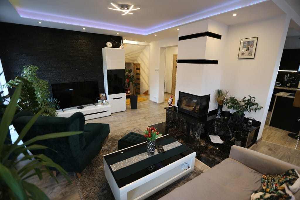 Dom 5 pokojowe na Sprzedaż