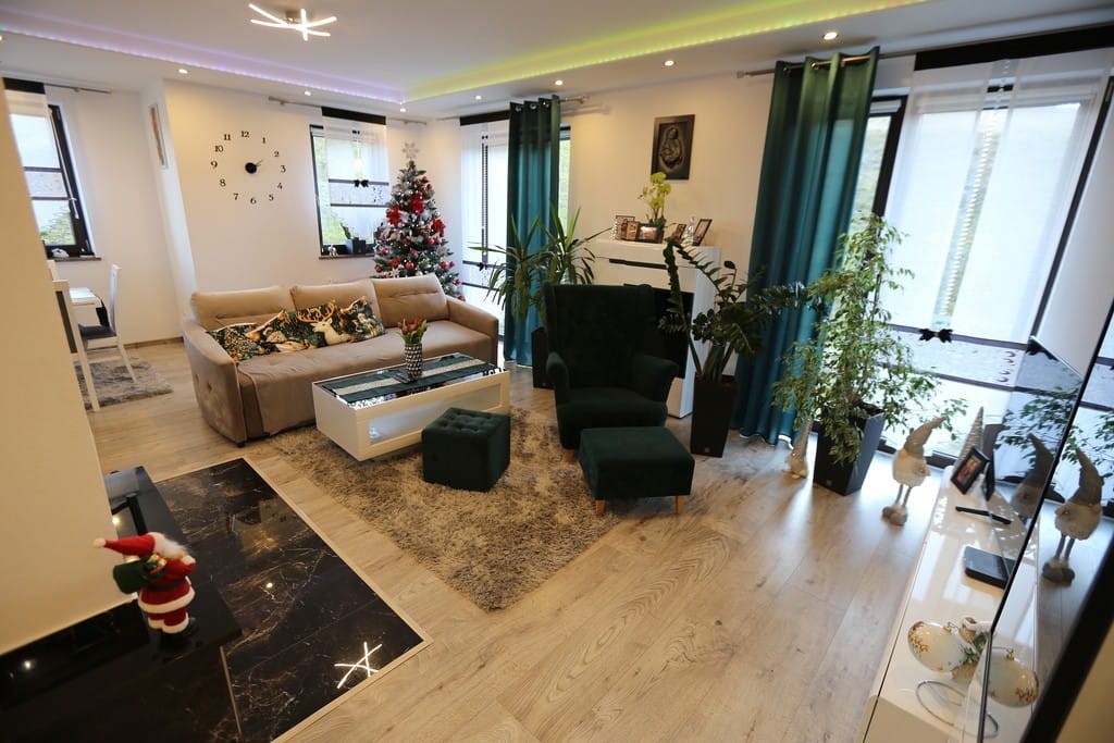 Dom 5 pokojowe na Sprzedaż