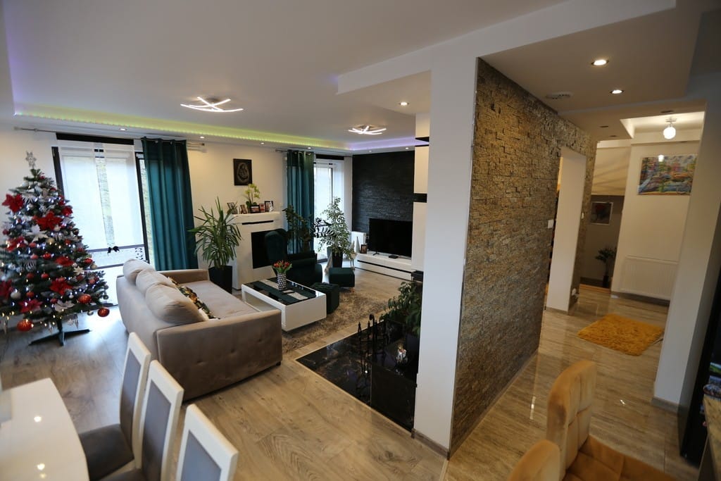 Dom 5 pokojowe na Sprzedaż