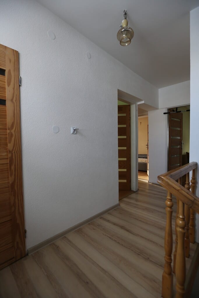 Dom 8 pokojowe na Sprzedaż