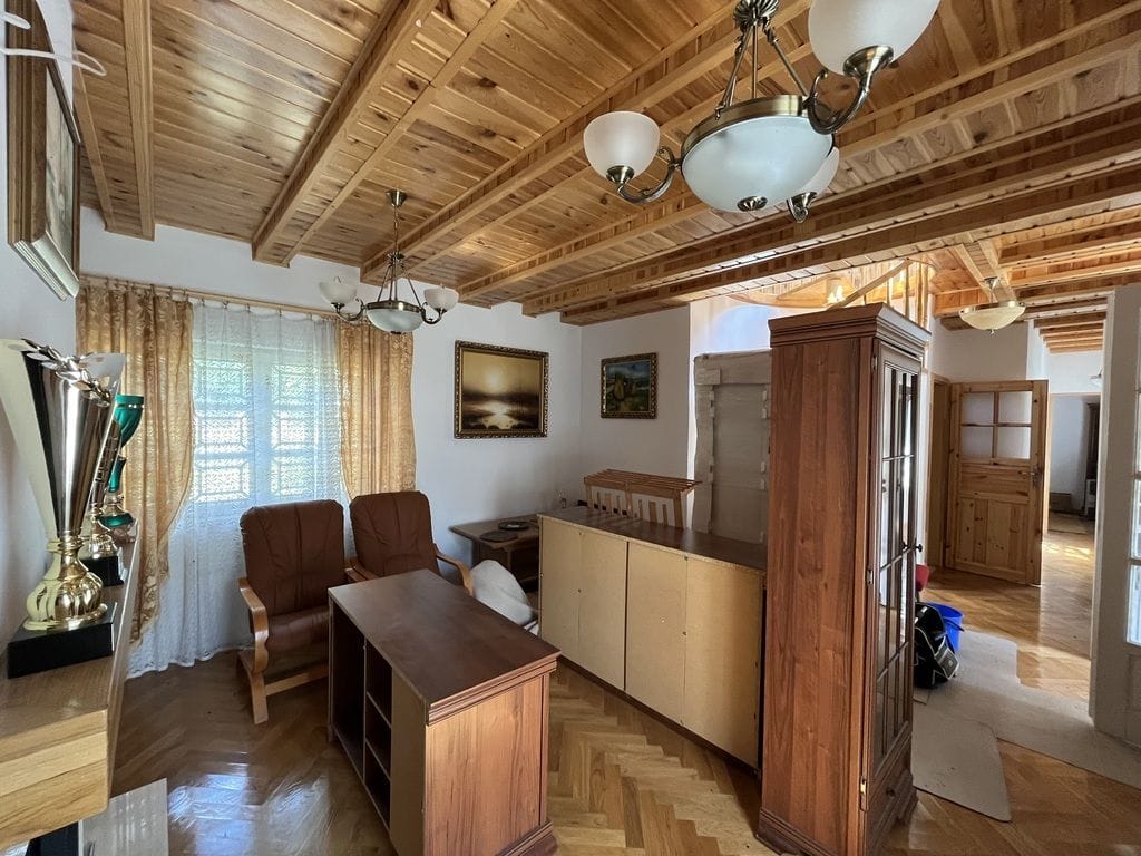 Dom 6 pokojowe na Sprzedaż