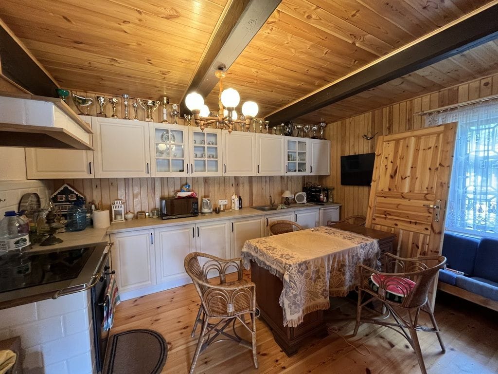 Dom 6 pokojowe na Sprzedaż