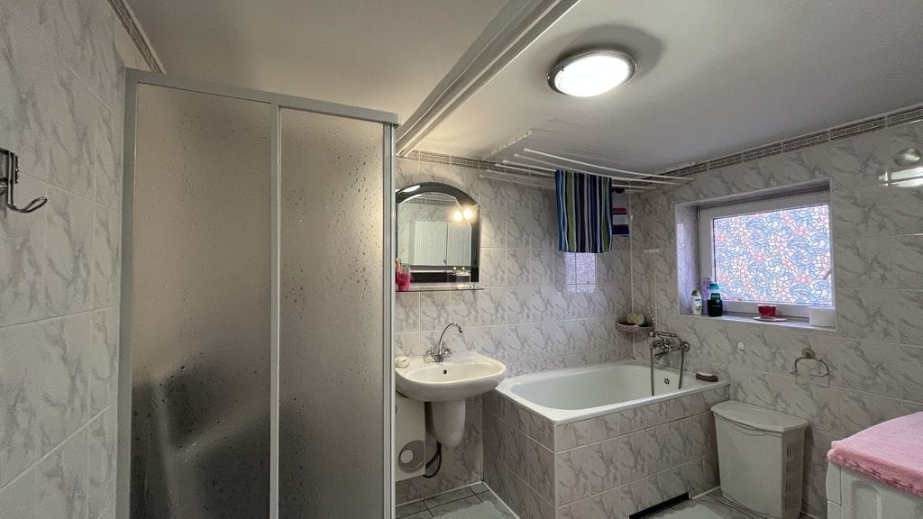 Dom 8 pokojowe na Sprzedaż