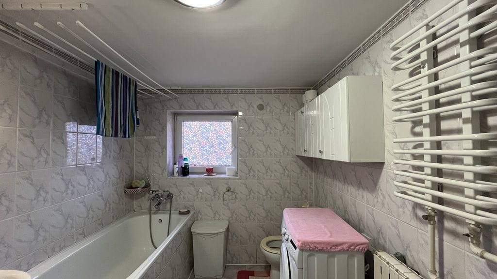 Dom 8 pokojowe na Sprzedaż