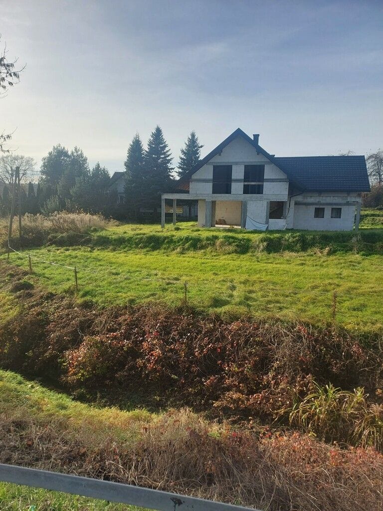 Dom 5 pokojowe na Sprzedaż