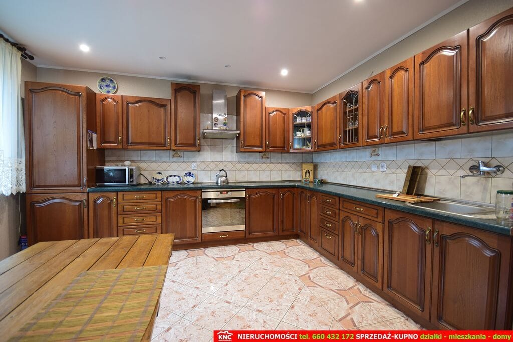 Dom 6 pokojowe na Sprzedaż