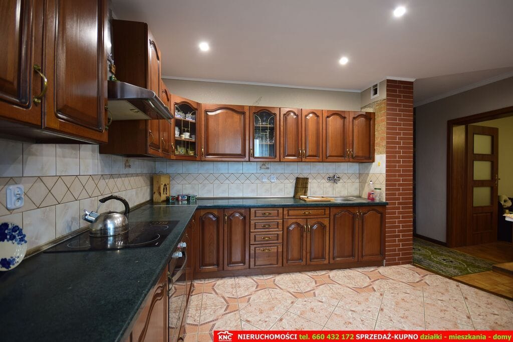 Dom 6 pokojowe na Sprzedaż