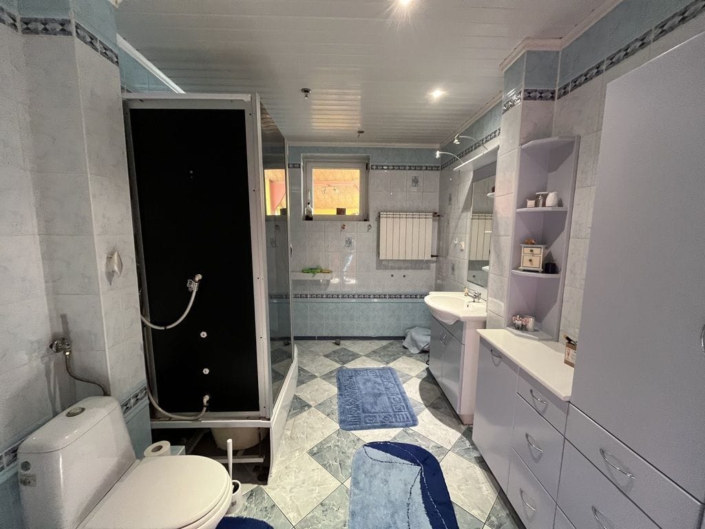 Dom 7 pokojowe na Sprzedaż