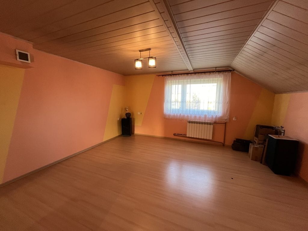 Dom 7 pokojowe na Sprzedaż