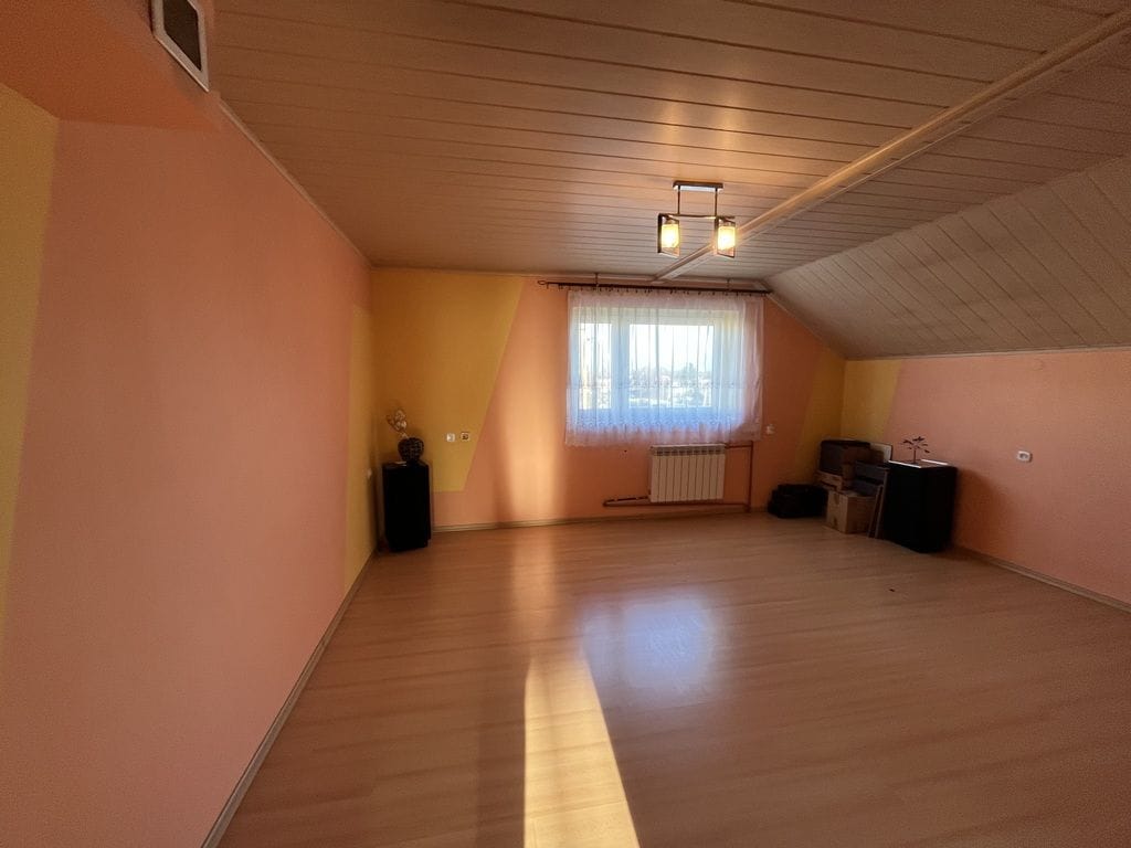 Dom 7 pokojowe na Sprzedaż