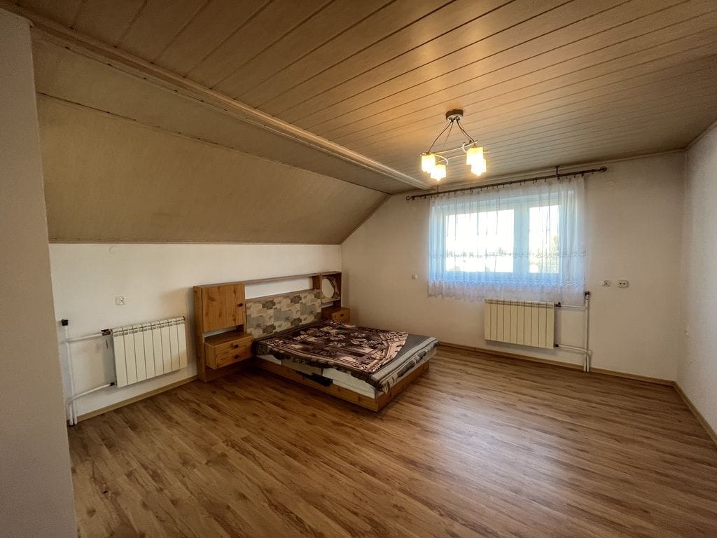 Dom 7 pokojowe na Sprzedaż