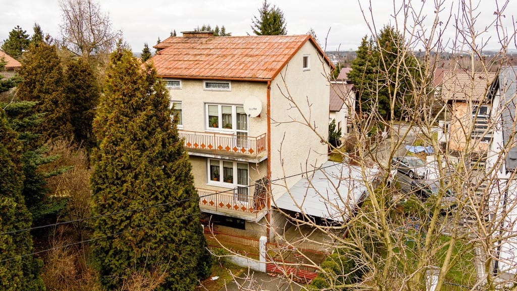 Dom 6 pokojowe na Sprzedaż