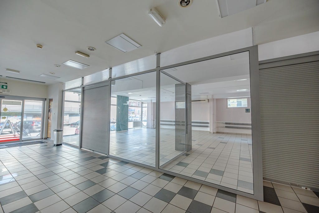 Lokal użytkowy  pokojowe na Sprzedaż