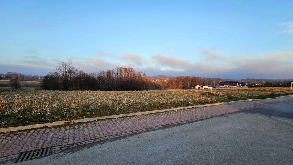 Działka  pokojowe na Sprzedaż