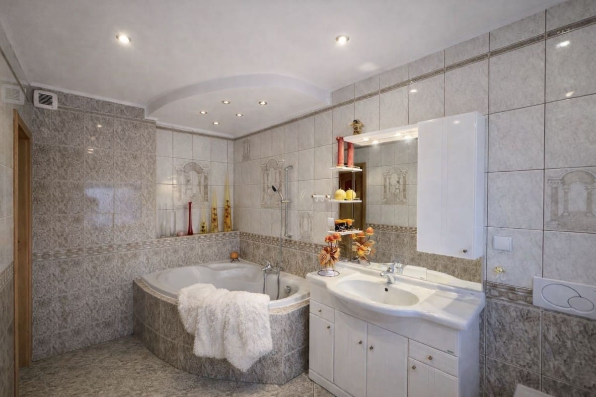 Dom 4 pokojowe na Sprzedaż