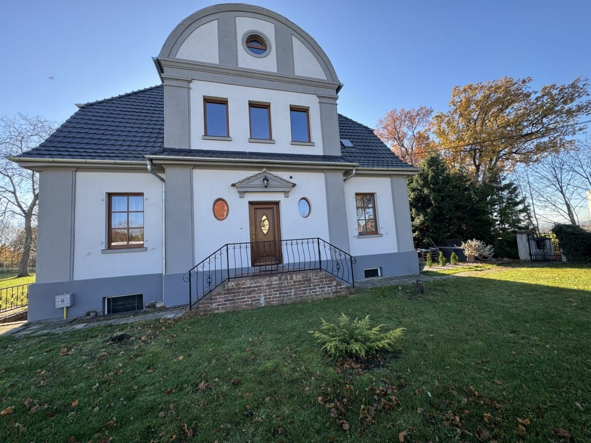 Dom  pokojowe na Sprzedaż