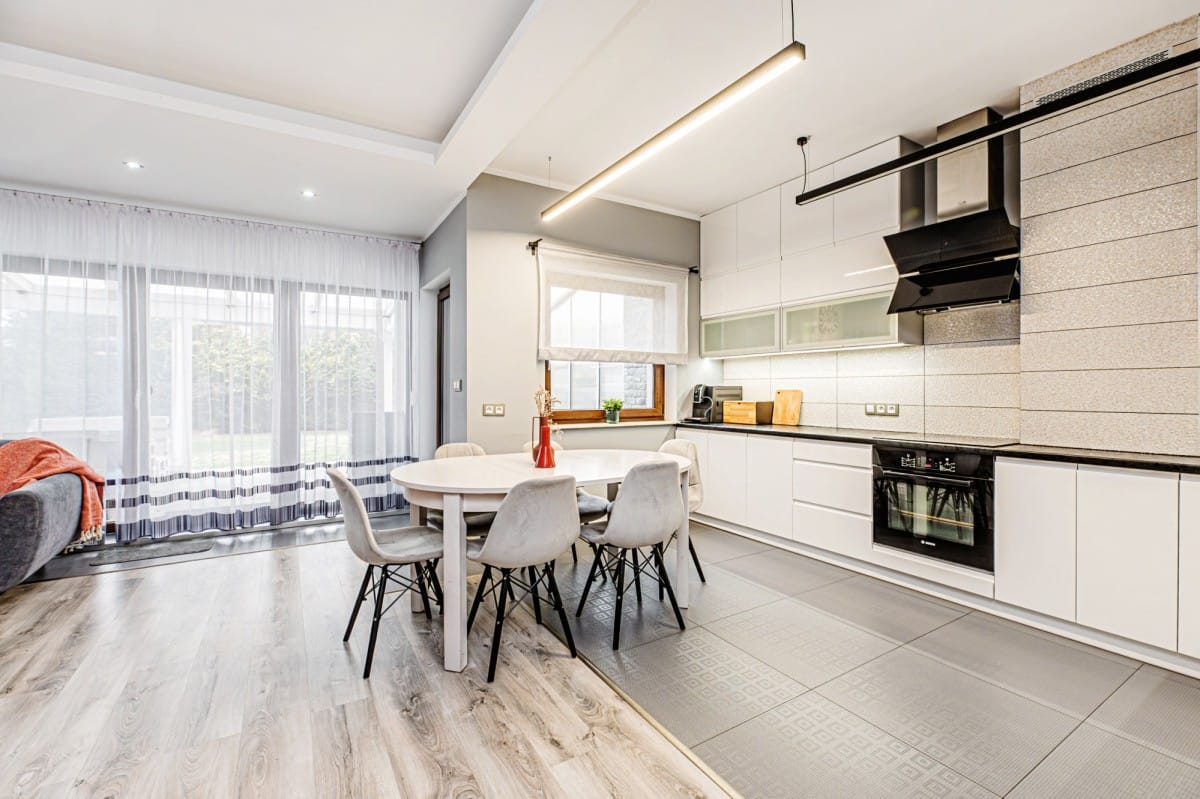 Dom 4 pokojowe na Sprzedaż