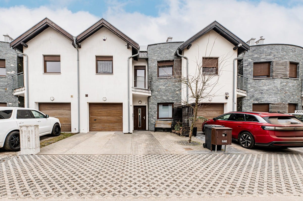 Dom 4 pokojowe na Sprzedaż