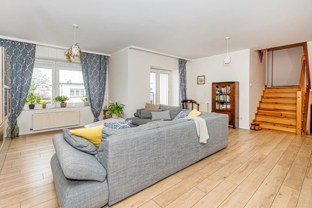 Dom 5 pokojowe na Sprzedaż