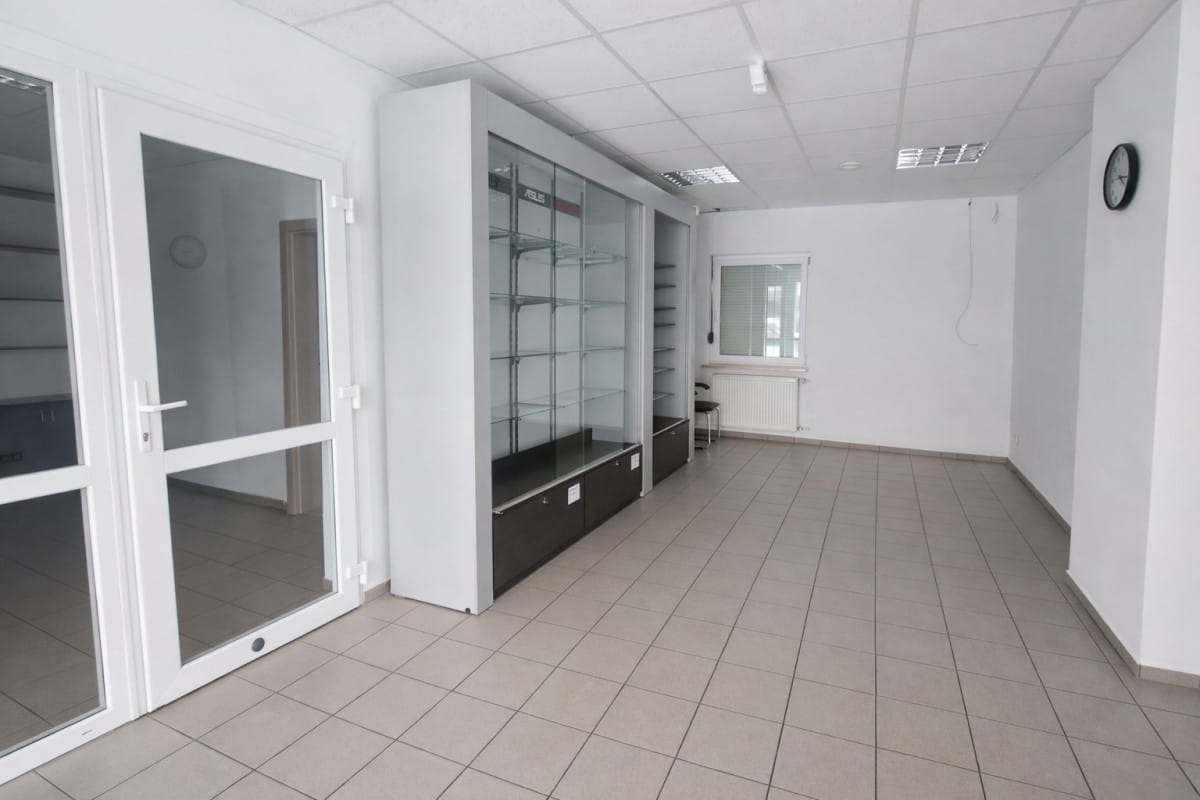 Lokal użytkowy  pokojowe na Sprzedaż