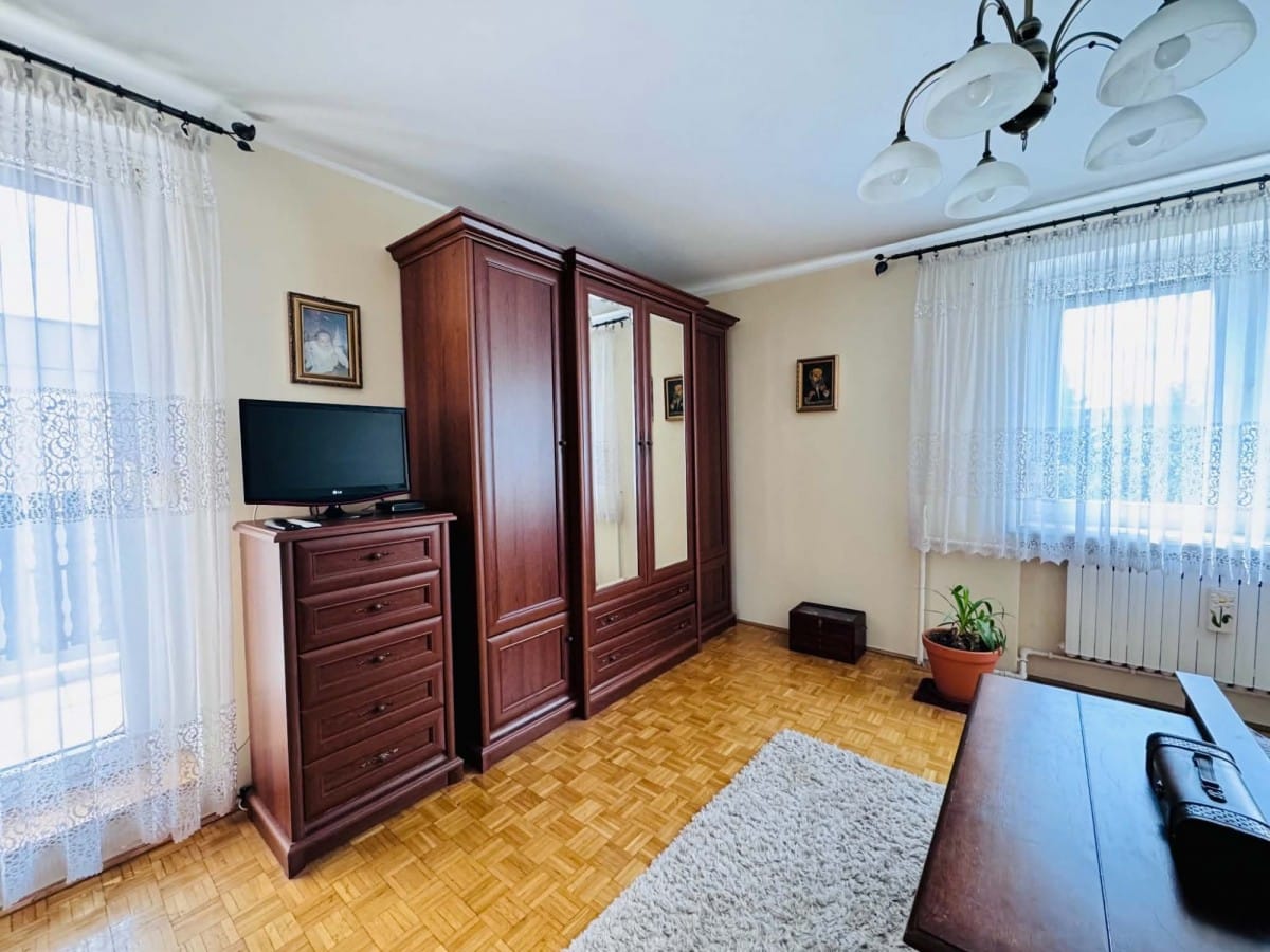 Dom 7 pokojowe na Sprzedaż