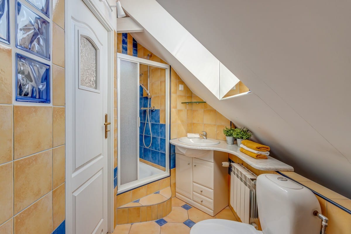 Dom 7 pokojowe na Sprzedaż