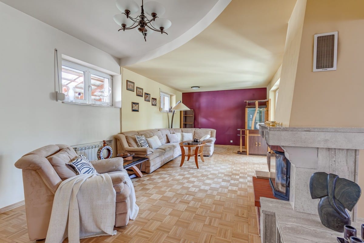 Dom 7 pokojowe na Sprzedaż