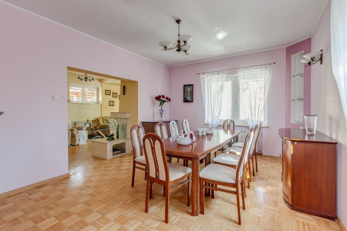 Dom 7 pokojowe na Sprzedaż