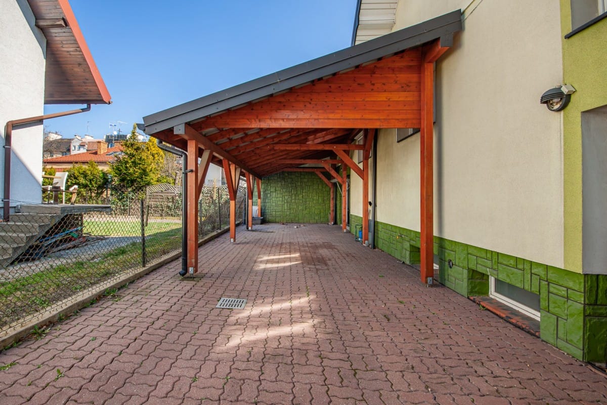 Dom 7 pokojowe na Sprzedaż