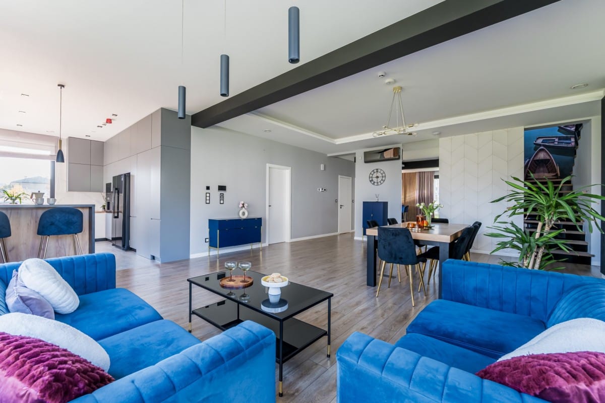 Dom 8 pokojowe na Sprzedaż