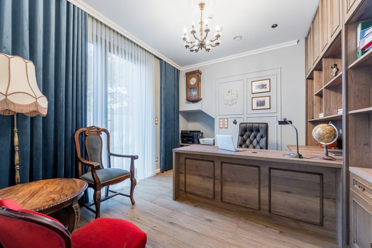 Dom 8 pokojowe na Sprzedaż