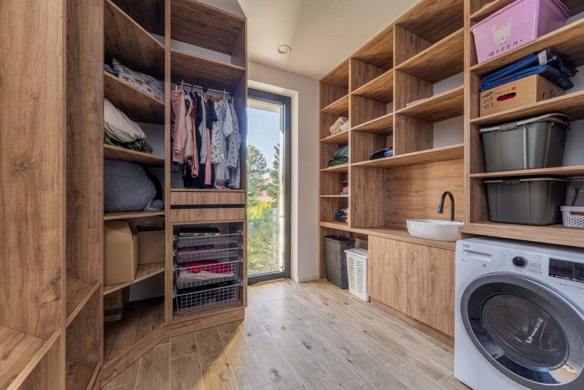 Dom 8 pokojowe na Sprzedaż