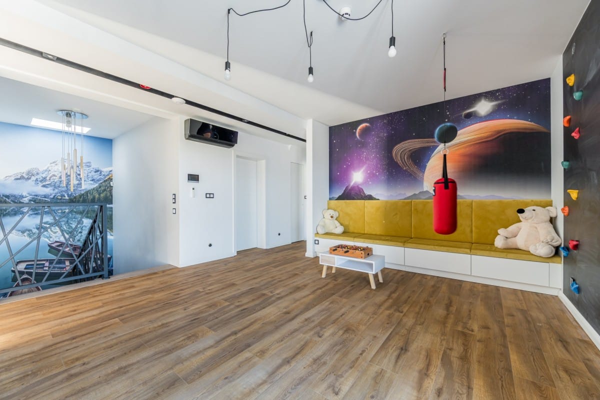 Dom 8 pokojowe na Sprzedaż