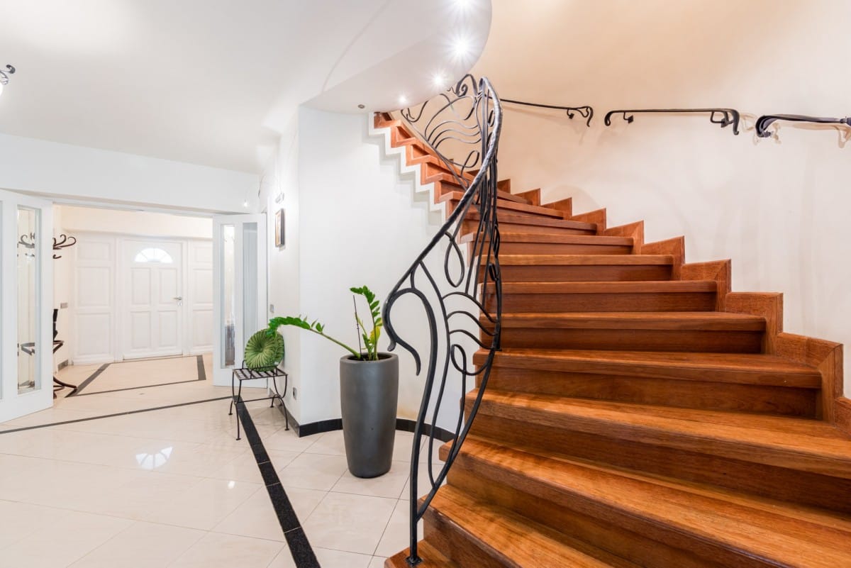 Dom 8 pokojowe na Sprzedaż