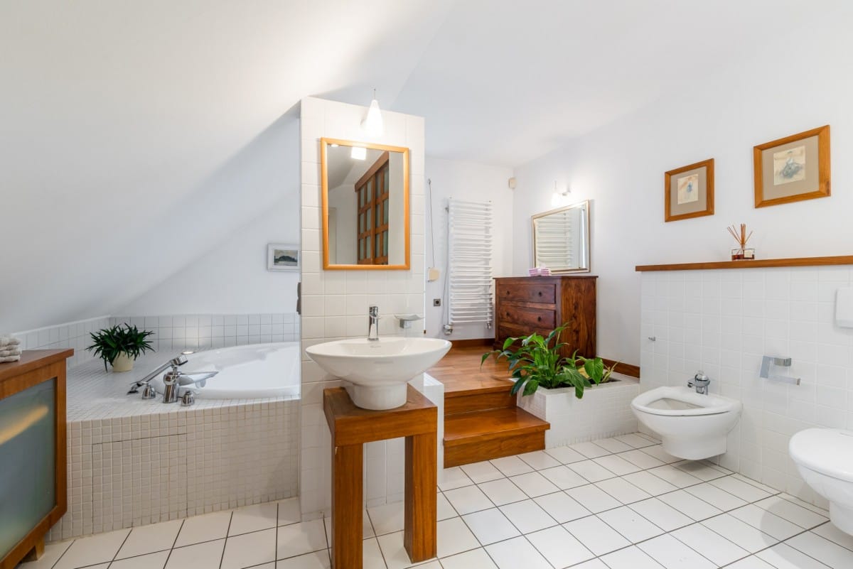 Dom 8 pokojowe na Sprzedaż