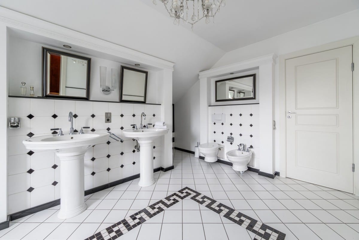 Dom 8 pokojowe na Sprzedaż