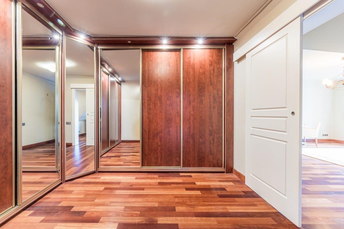 Dom 8 pokojowe na Sprzedaż