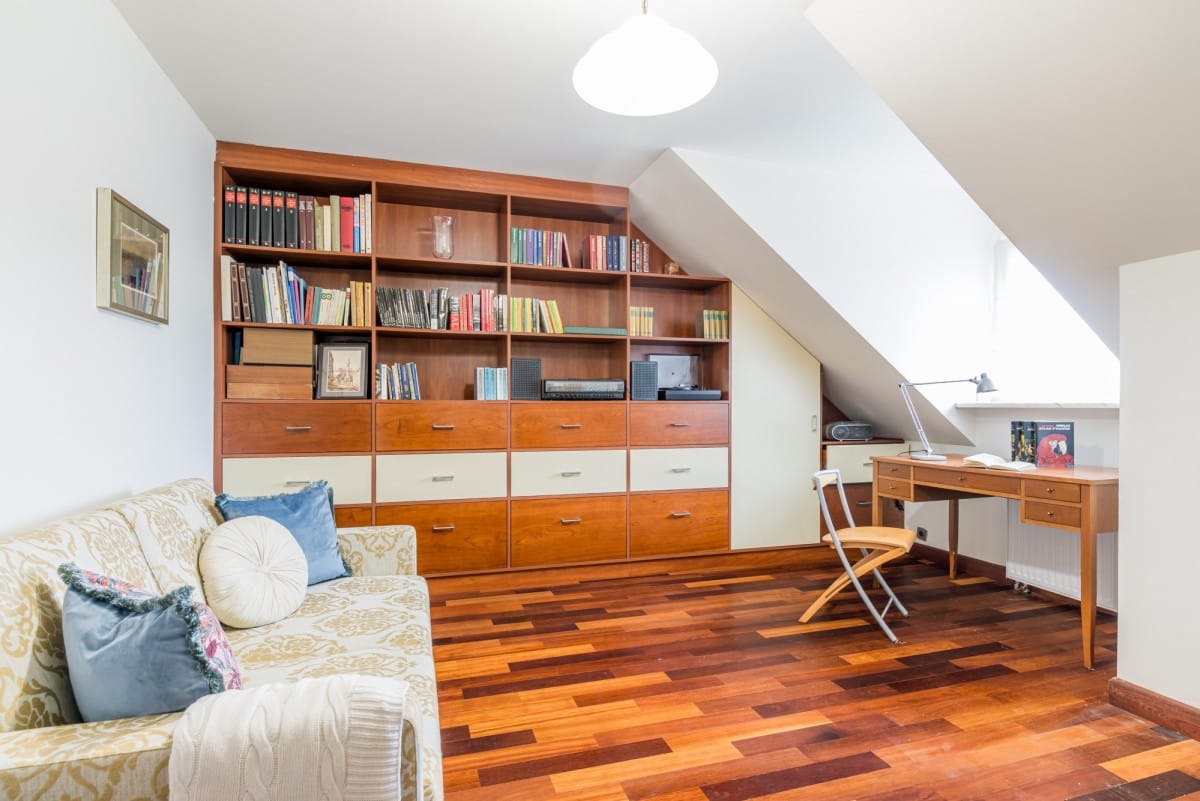 Dom 8 pokojowe na Sprzedaż