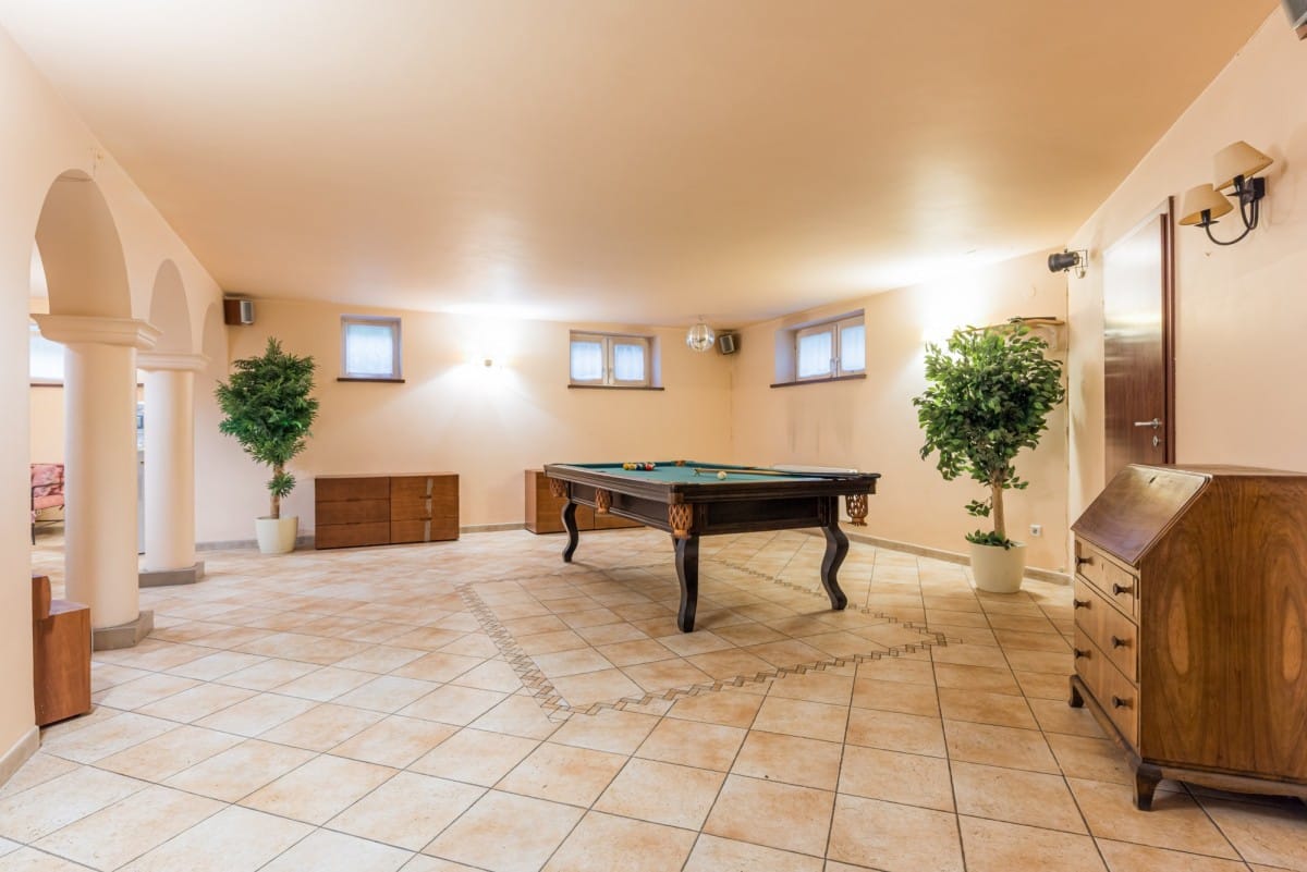 Dom 8 pokojowe na Sprzedaż