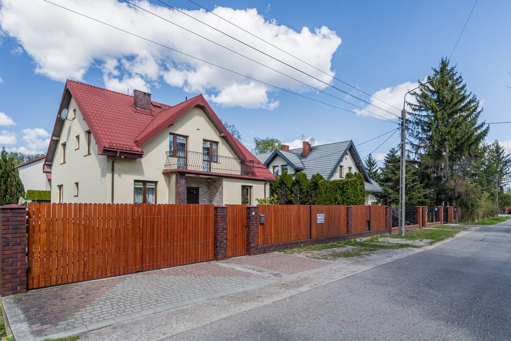 Dom 6 pokojowe na Sprzedaż