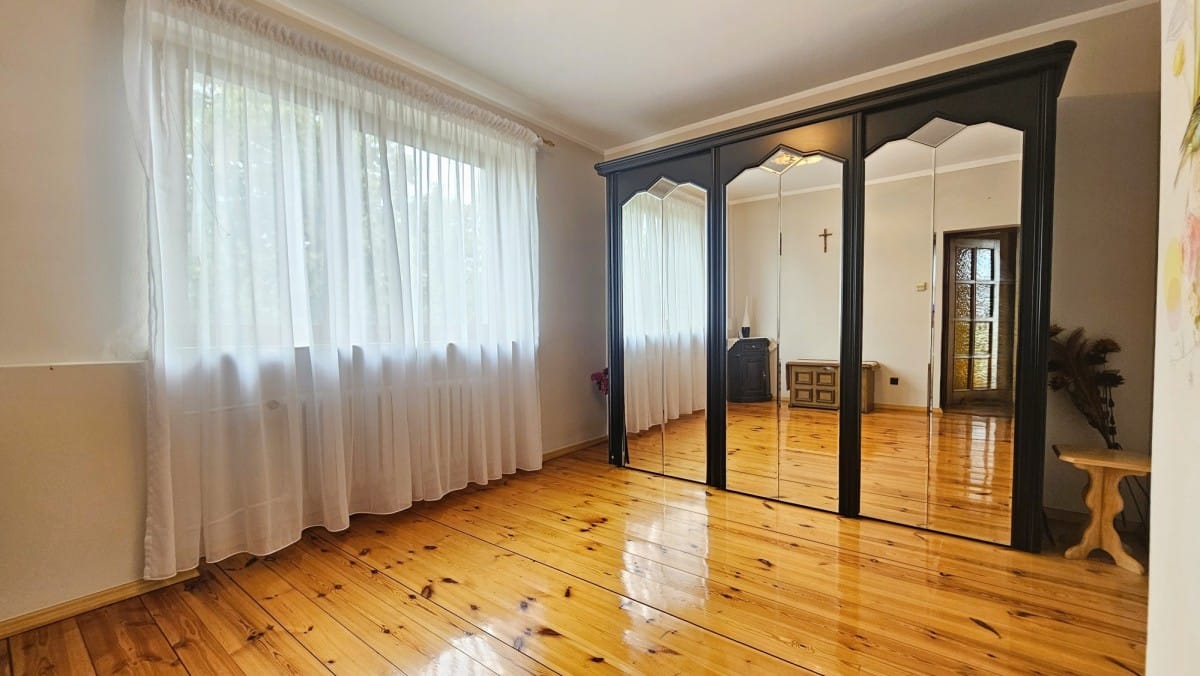 Dom 5 pokojowe na Sprzedaż