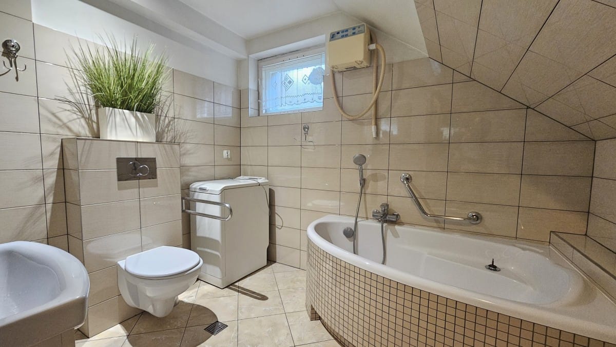 Dom 5 pokojowe na Sprzedaż