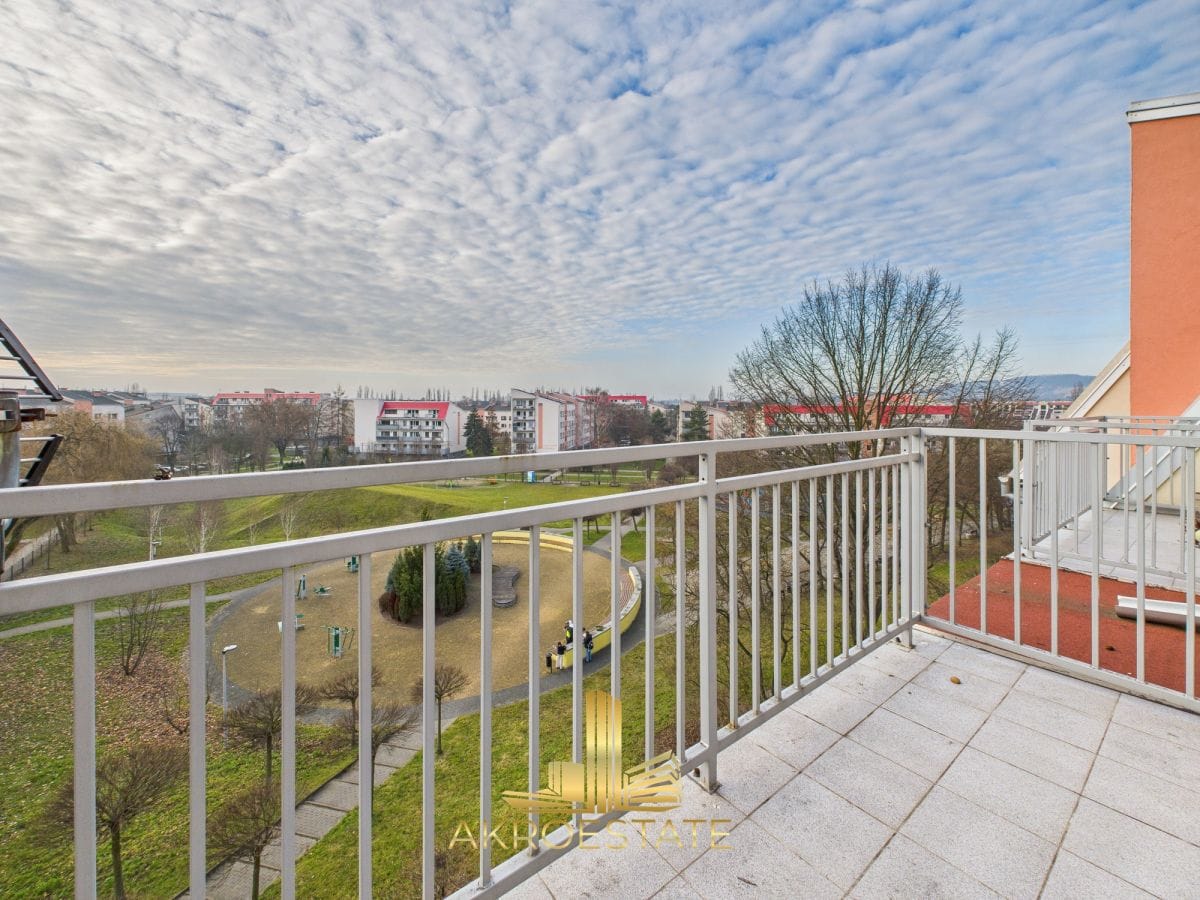 Mieszkanie 4 pokojowe na Sprzedaż